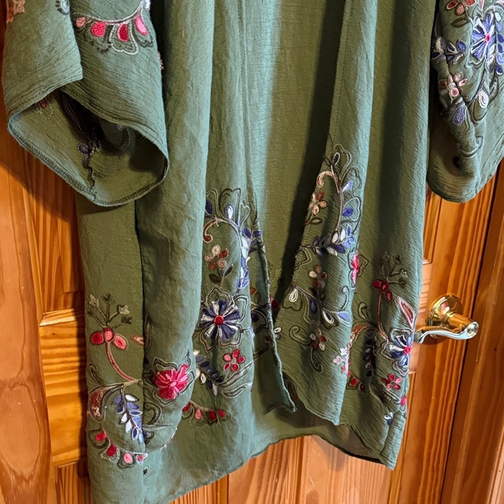 GO WITH GRACE OLIVE FLORAL EMBROIDERED KIMONO - Picture 6 of 11